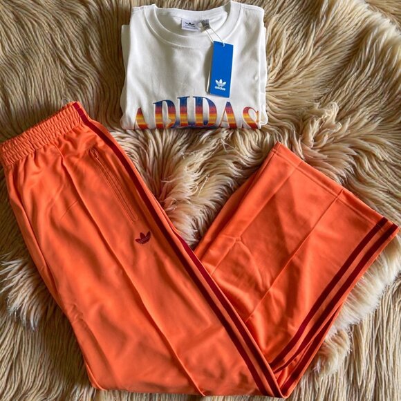 NWT ADIDAS ORIGINAL WOMENS MATCHING TSHIRT & TRACKPANTS OUTFIT SIZE M MEDIUM SET - Picture 1 of 5